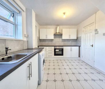 2 bedroom end of terrace house to rent - Photo 6