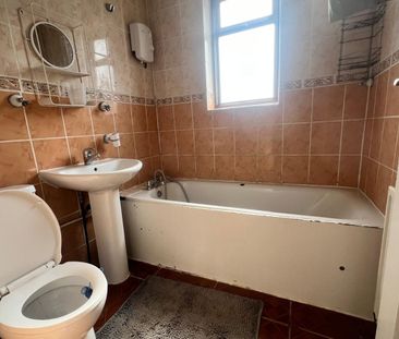 5 Bed Detached House, Linden Road, LU4 - Photo 6