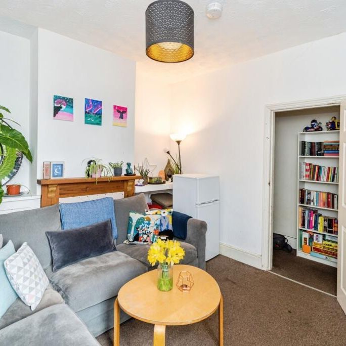 1 bedroom in a house share to rent - Photo 1