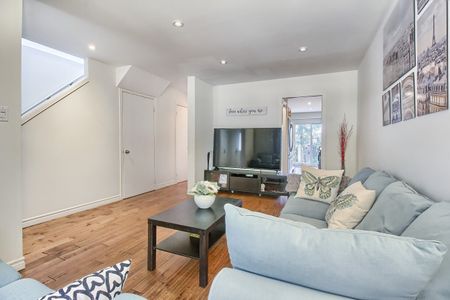 For Lease - 256 Ross Lane, Oakville, Ontario - Photo 2