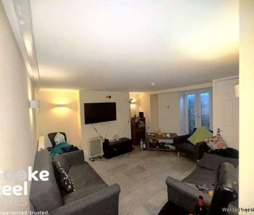 5 bedroom property to rent in Salford - Photo 5