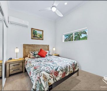 Townhouse in Secure Complex - Photo 5