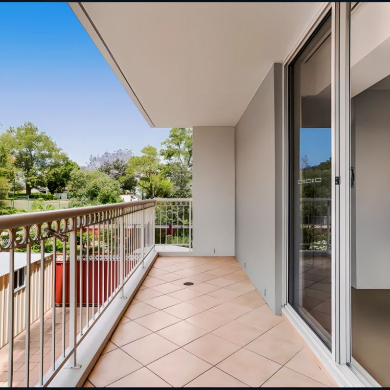 2 bed 2 bath - Photo 2