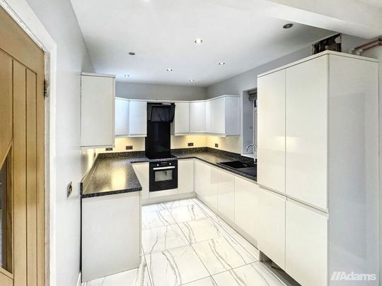 3 bedroom end of terrace house to rent - Photo 1