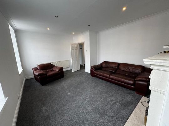 3 bedroom apartment to rent - Photo 1