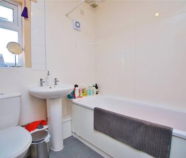 3 bedroom apartment to rent - Photo 6