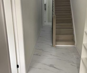 For Lease - 11.5 Lippincott Street, Toronto, Ontario - Photo 4