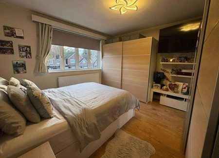 Hanworth Park, Feltham, TW13 - Photo 3