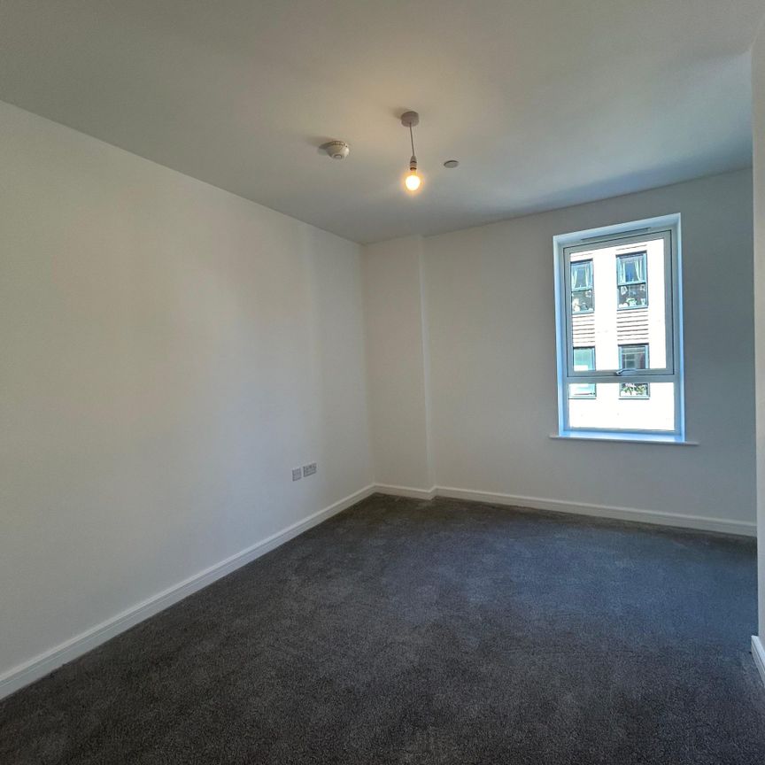 2 Bed Flat- TO LET – South Oxhey- Watford WD19 - Photo 1