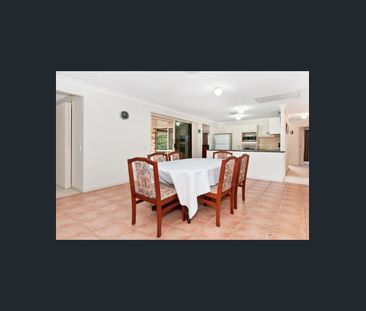 Neat & Tidy Lowset Home in Family Friendly Neighbourhood - Photo 3