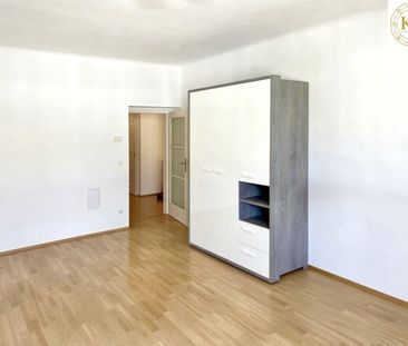 Stilvolle 3-Zimmer-Wohnung mit verglaster Loggia und Grünfläche vor... - Photo 6
