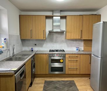 1 Bed Flat, St. Marys Road, IG1 - Photo 5