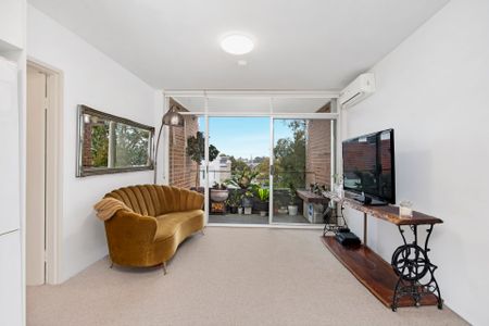 Enter Via Piper Lane - Light, Lifestyle & Location in Annandale - Photo 3