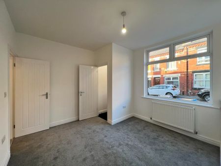 2 Bed Terraced House, Maybury St, M18 - Photo 2