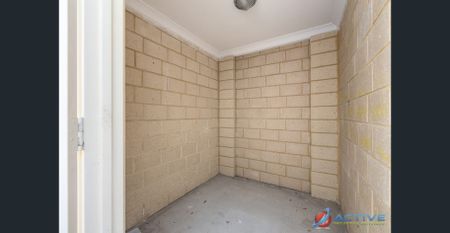 Stylish & Secure Apartment in Prime Location - Photo 4