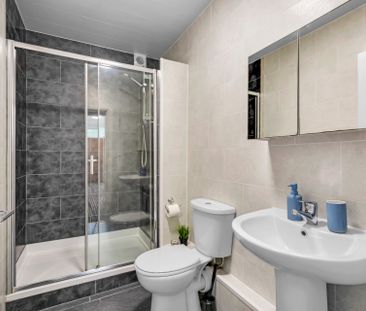 93 ROYAL PARK AVENUE Leeds - LS6 1EZ - Photo 1