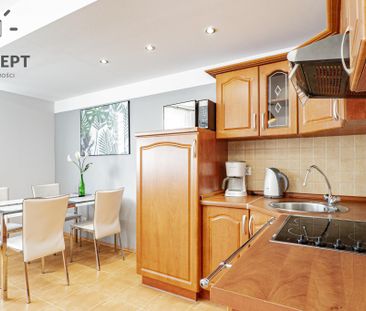 Kawalerka w sercu miasta, winda, parking - Photo 2