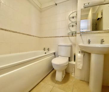 Hazel Road, Southampton - Photo 4