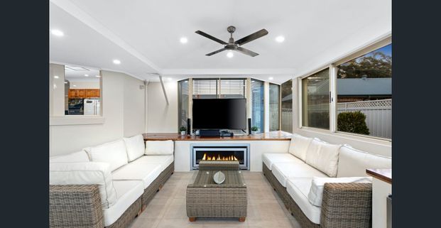 Unmatched Luxury and Entertainment Oasis Your Perfect Dream Home Awaits! - Photo 1