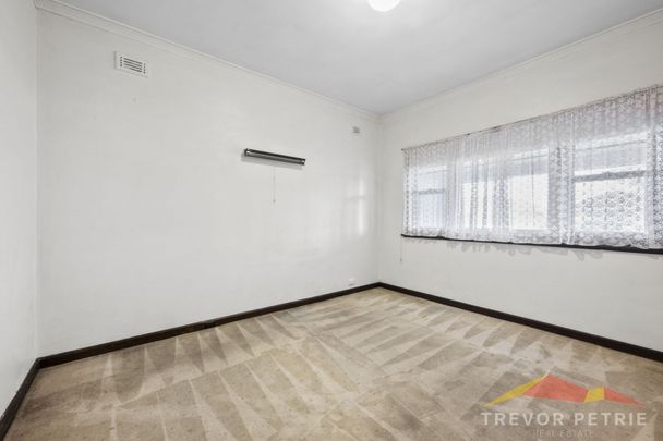 14 Shelley St, Wendouree VIC 3355 - Photo 1