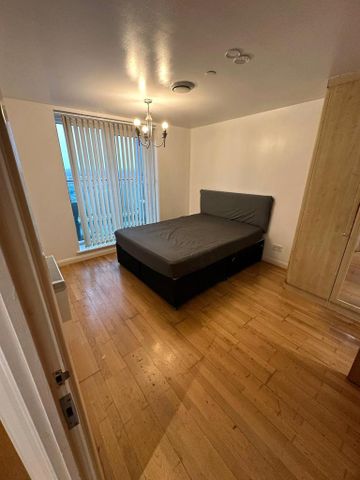 2 bedroom flat to rent - Photo 2