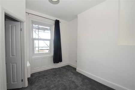 1 bed ground floor flat to rent in Trafalgar Square, Scarborough, YO12 - Photo 3