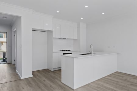 111 Prudence Parade, Point Cook VIC 3030 - House For Rent | Domain - Photo 4