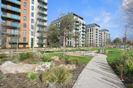 Greenleaf Walk, Southall, UB1 - Photo 3