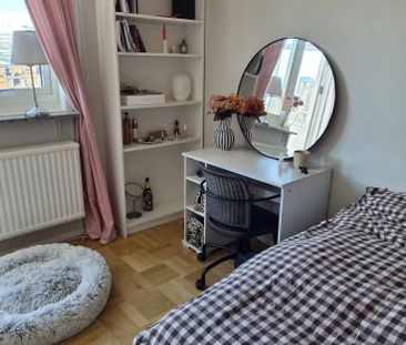 Dannemoragatan, Stockholm - Photo 2