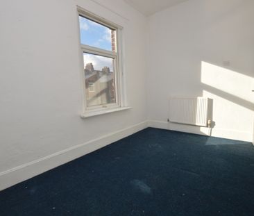 2 Bedroom Terraced House - Photo 3