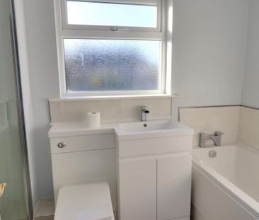 3 bedroom semi-detached house to rent - Photo 2