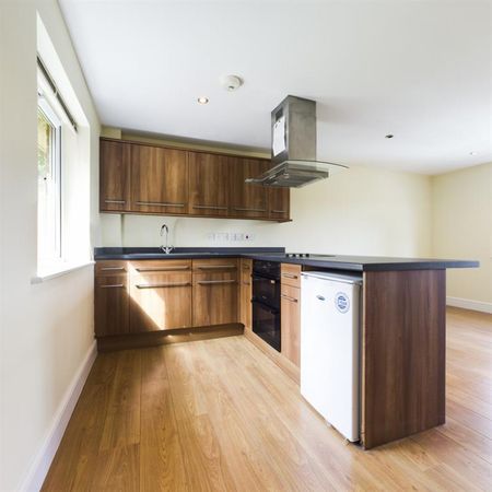 1 bedroom Flat To Let - Photo 2