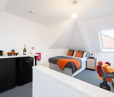 1 bedroom in a house share to rent - Photo 3
