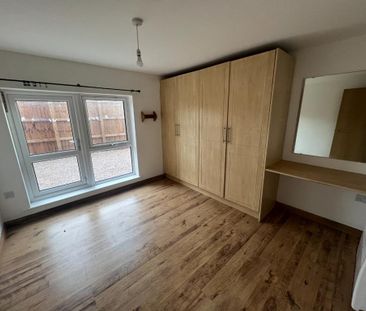 2 bedroom ground floor flat to rent - Photo 3