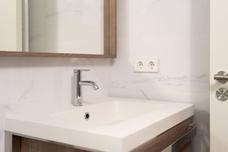 4 room luxury Flat for rent in Sabadell, Spain - Photo 4