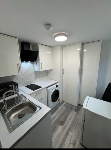 Studio to rent - Photo 5