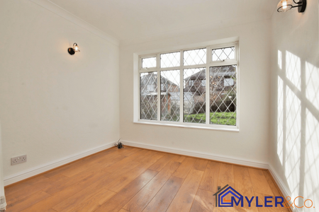 3 bedroom semi-detached house to rent - Photo 4