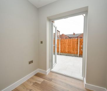 3 bed House - End Terrace for Rent - Photo 3