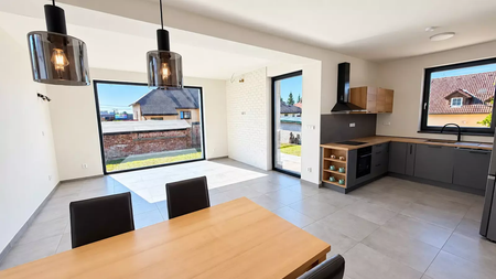 Pronájem novostavby moderního domu 5+kk s terasou a zahradou v klidné části Vrchlabí - Photo 3
