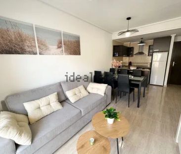 Alquiler de piso en Centro - Photo 1