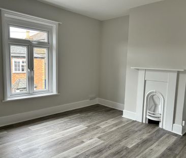 2 bedroom semi-detached house to rent - Photo 2