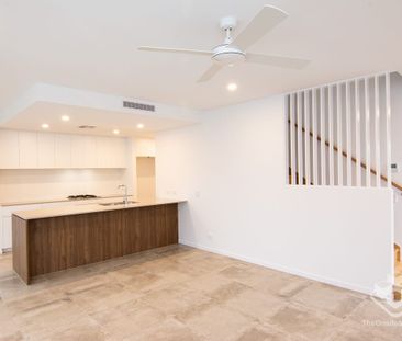 Breaking Lease for Rent - STUNNING TOWNHOME FOR RENT - Photo 5