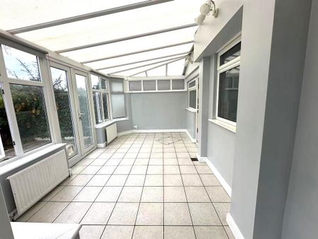 4 bedroom semi-detached house to rent - Photo 2