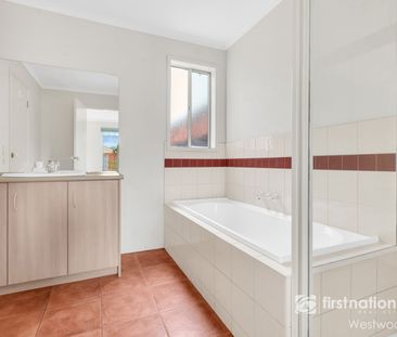 Live happily ever after on Fiona Court - Photo 6