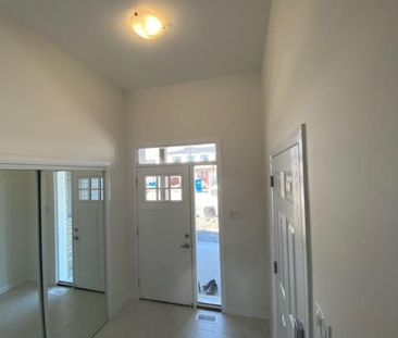 For Lease - 573 Lilith Street, Barrhaven, Ontario - Photo 4