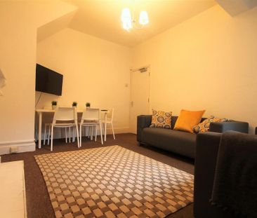 5 bedroom flat to rent - Photo 1