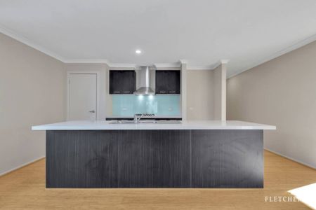 Spacious Family Home in Wyndham Vale - Photo 2