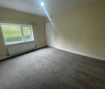 2 bedroom character property to rent - Photo 5