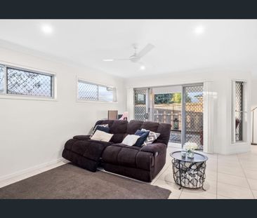 4 BEDROOM FAMILY HOME - Photo 3