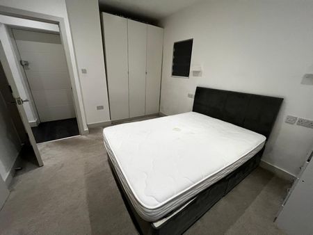 3 Bed Flat, Finchley Road, NW11 - Photo 3